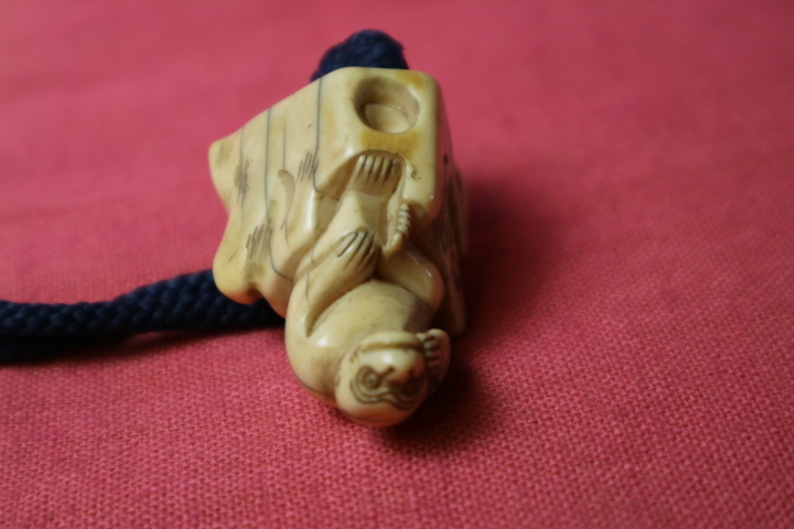 .. thing netsuke . seal case . inspection Edo . monkey .. bamboo ... tiger rare article rare antique objet d'art era 