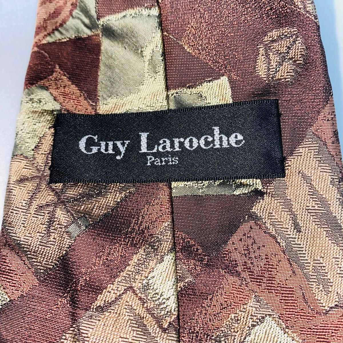 Guy Laroche ギラロッシュ　シルクネクタイ　高級　絹100％ ブラウン ネクタイ ブランドネクタイ シルク