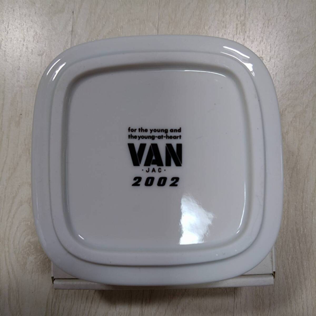 K) VAN JACKET ヴァンヂャケット アッシュトレイ 灰皿 永遠の丸 VANロゴ 2002年限定！VAN JAC ノベルティ D1008の画像3