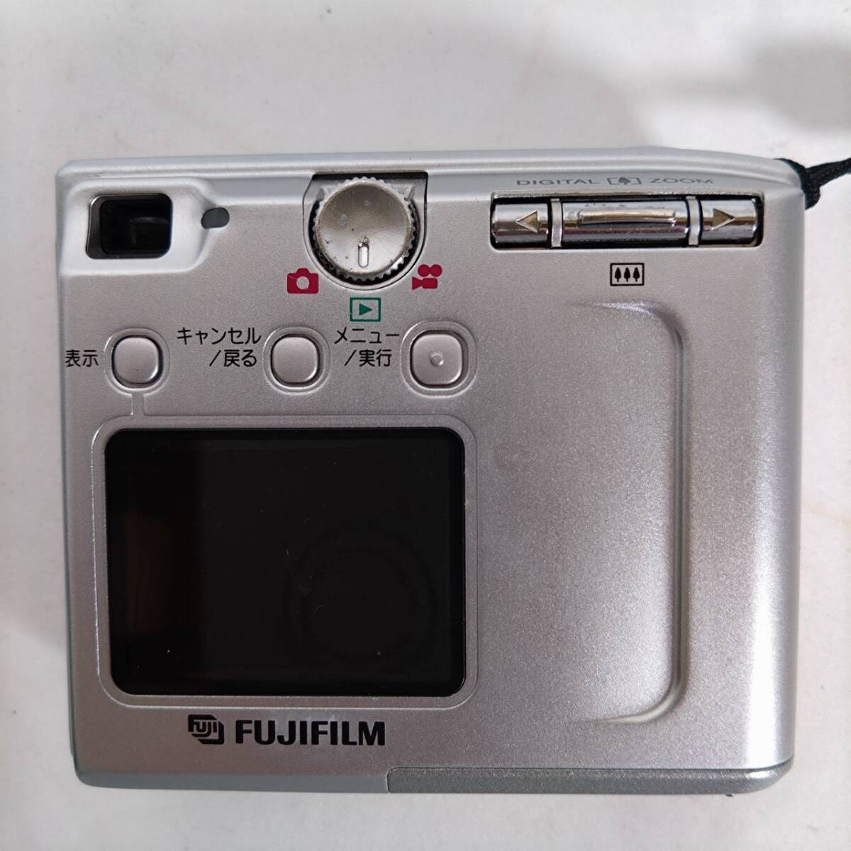 K) FUJIFILM FinePix4500 富士フイルム フジフィルム コンパクトデジタルカメラ デジカメ 説明書 動作未確認 D1506 の画像3