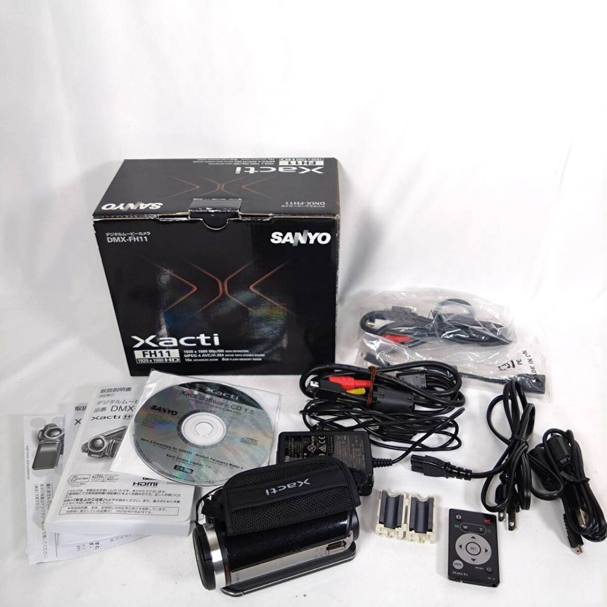 K) SANYO サンヨー Xacti DMX-FH11 ブラック デジタルビデオカメラ デジカメ 説明書 通電確認済 D1902の画像1