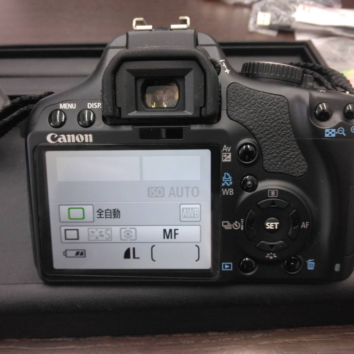 #4001A カメラ デジカメ Canon キヤノン EOS Kiss イオスキス X2 EF-S 18-55 1：3.5-5.6 出品時通電確認済 撮影未確認 中古品 保管品_画像4