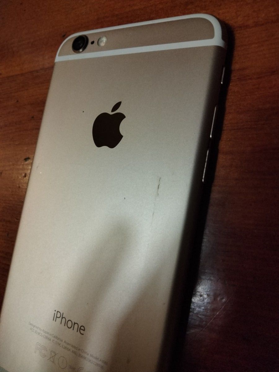 iPhone6 Docomo 64GB  ゴールド