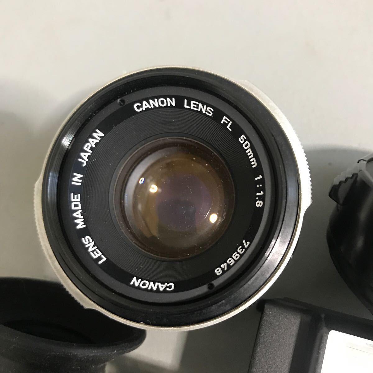 S0020 CANON 50mm F1.8 Nikon レンズ　DR-3 A9M フラッシュ アクセサリー_画像2