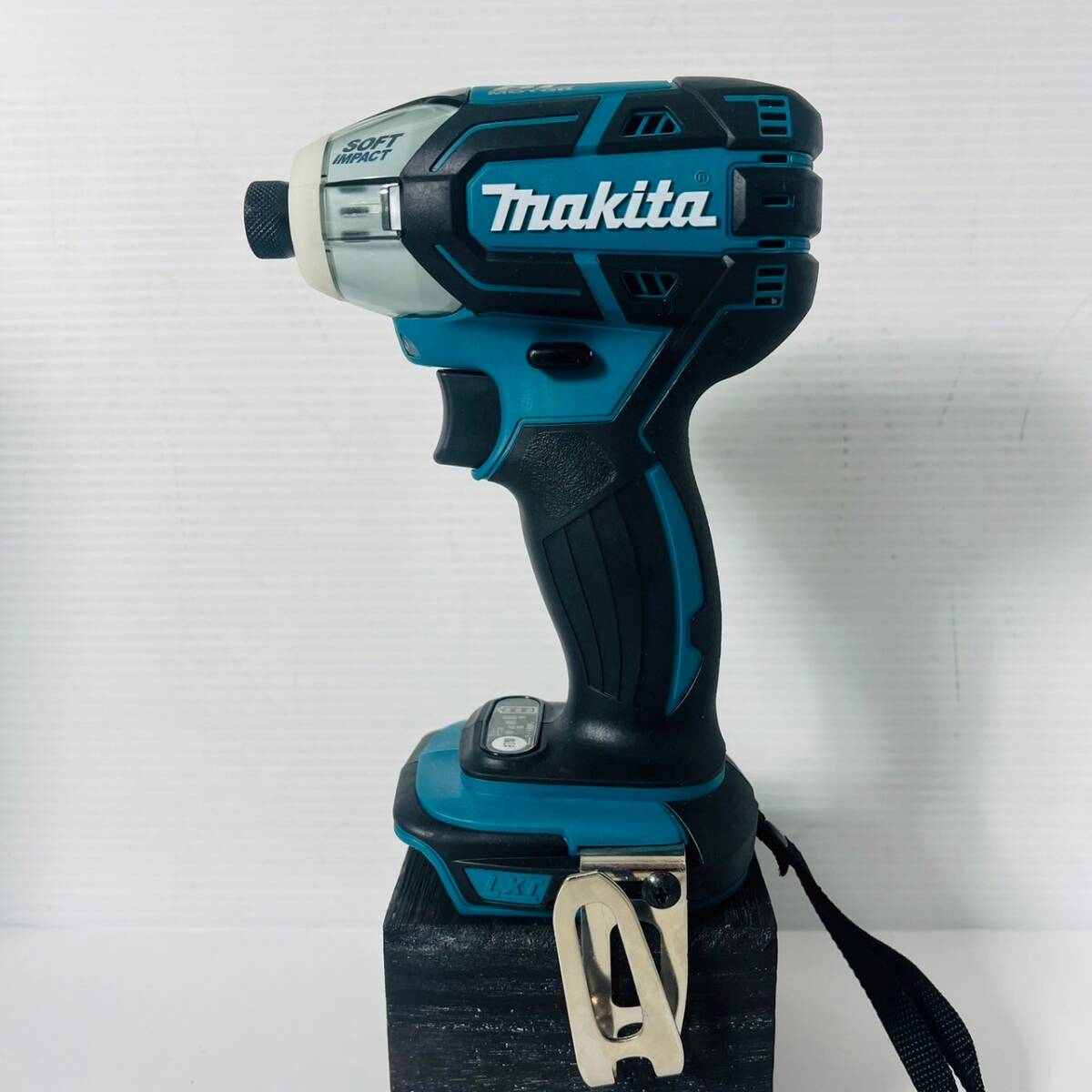 ★未使用品 makita マキタ 充電式 ソフトインパクトドライバ TS141D 本体 ケース付き 領収OK w0422-13の画像2