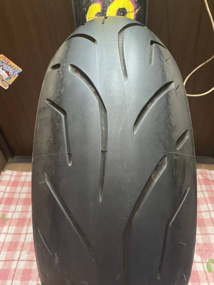 中古MCタイヤ バリ山 BRIDGESTONE BATTLAX S20 190/50ZR17 ブリヂストン バトラックス ハイパースポーツ 190 50 17 3019 K4725_画像1