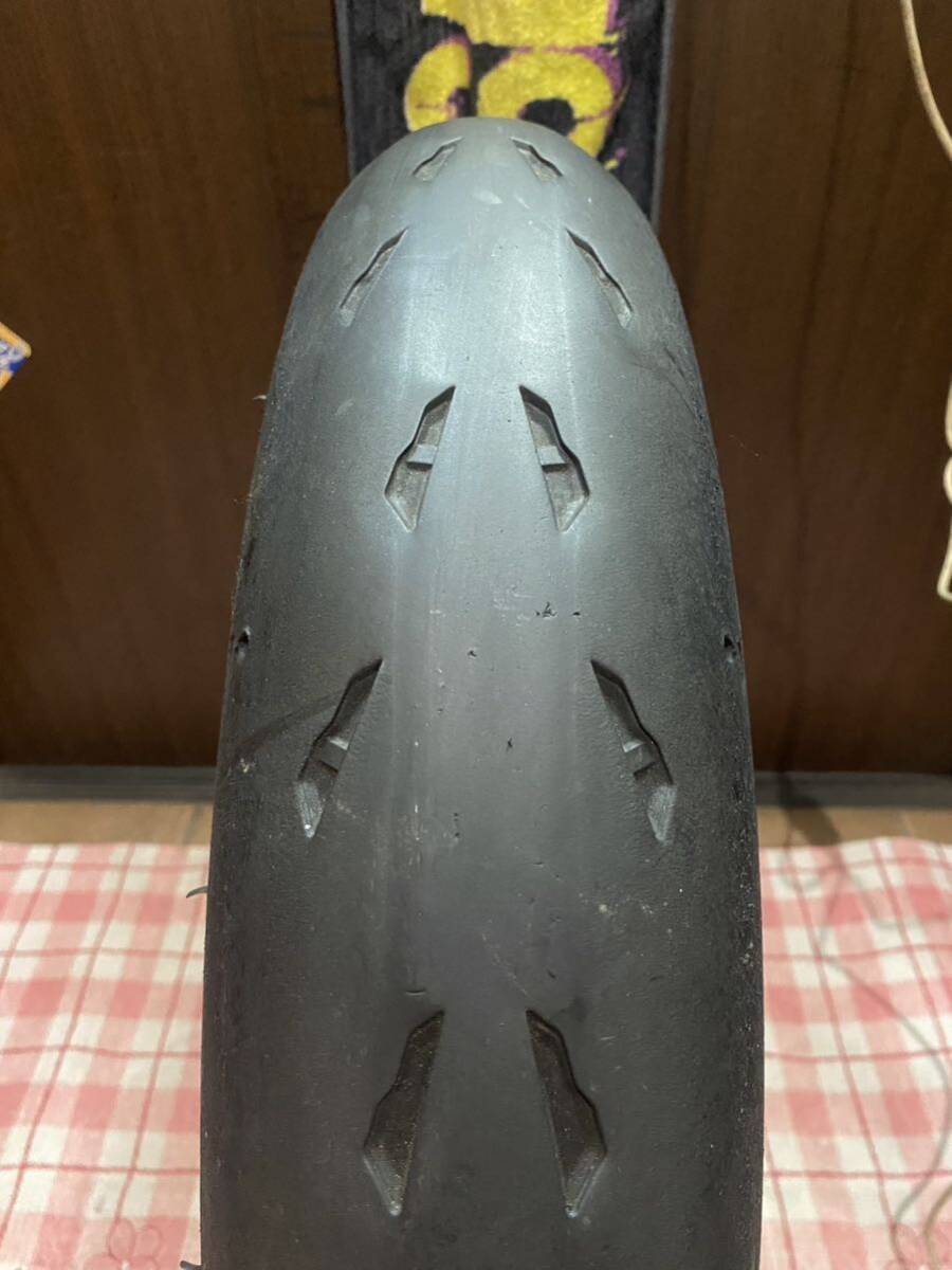 中古MCタイヤ 2022年製造 MICHELIN 2CT power CUP2 120/70ZR17 ミシュラン パワー カップ2 120 70 17 4622 K4736の画像1