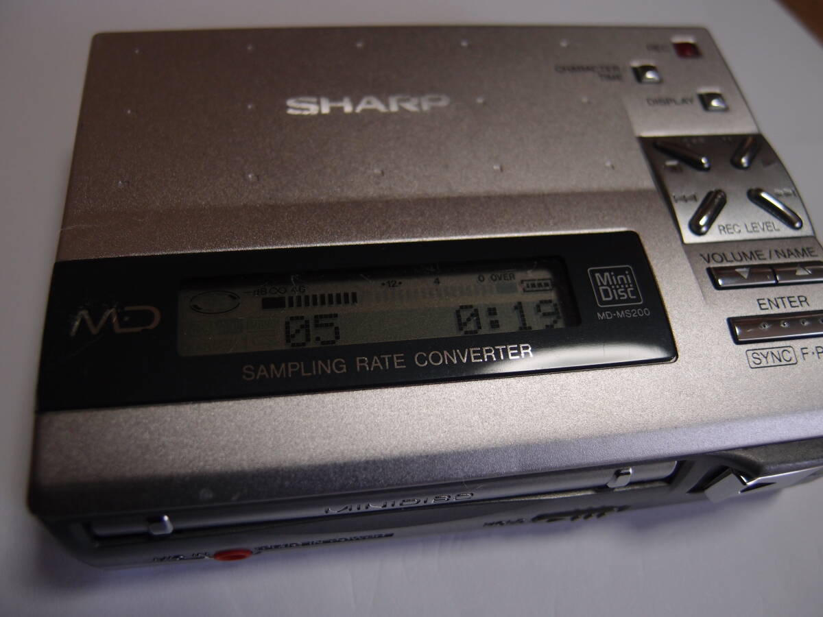 SHARP ポータブルMDレコーダー　　MD-MS200S　動作品 　充電池付き_画像3