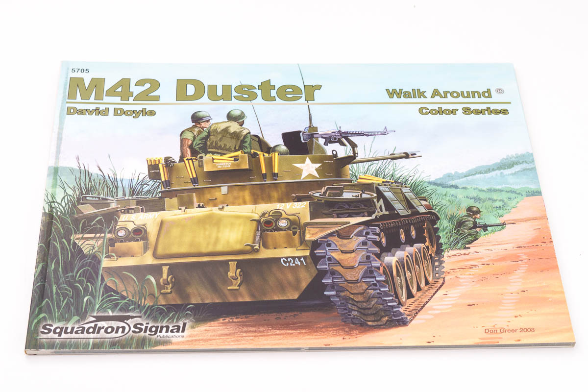M42 Duster Walk Around　AFV　洋書　スコードロンシグナル_画像1