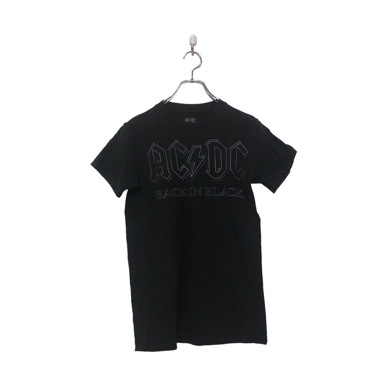 中古 古着 AC/DC 半袖 ロゴ Tシャツ レディース S エーシーディーシー ブラック バンド 古着卸 アメリカ仕入 a604-5100_画像1