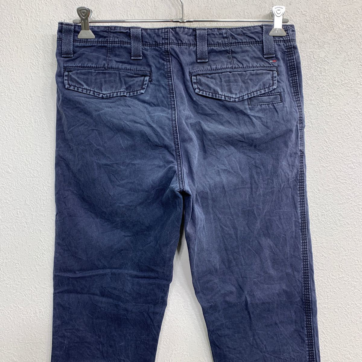 TOMMY HILFIGER チノパン W32 トミーヒルフィガー ストレートフィット ネイビー 古着卸 アメリカ仕入 2401-397_画像5