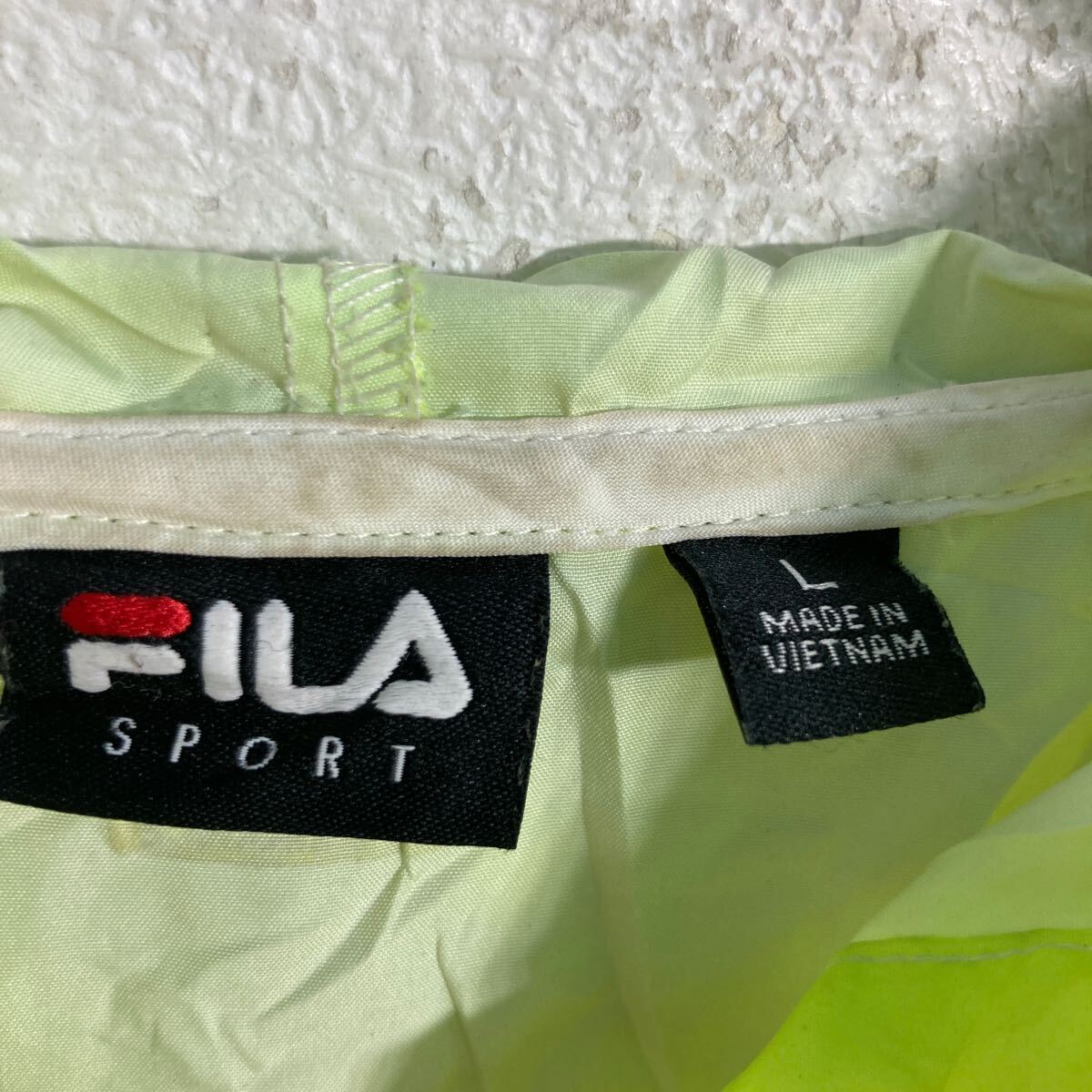 FILA nylon jacket L neon yellow green navy gradation filler Zip up old clothes . America buying up a604-6855