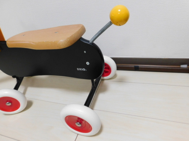 ブリオ ライドオンダッチー  スウェーデンの幼児用乗用玩具の画像7