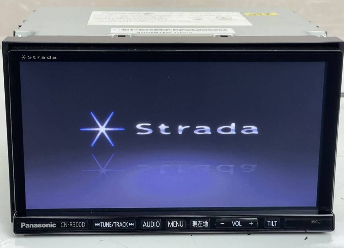 動作品 Panasonic CN-R300D カーオーディオ USB DVD Strada Bluetooth 地デジ フルセグ TV メモリーナビ 地図2013年(J97)_画像2