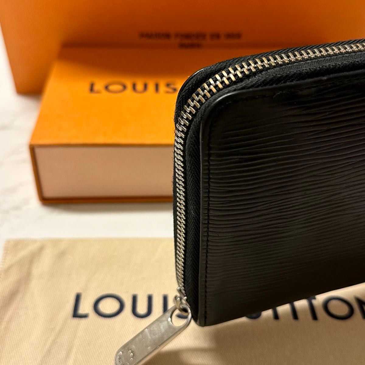 新品同様！ ルイヴィトン LOUIS VUITTON エピ 財布 長財布　オーガナイザー ジッピーウォレット　ロングウォレット