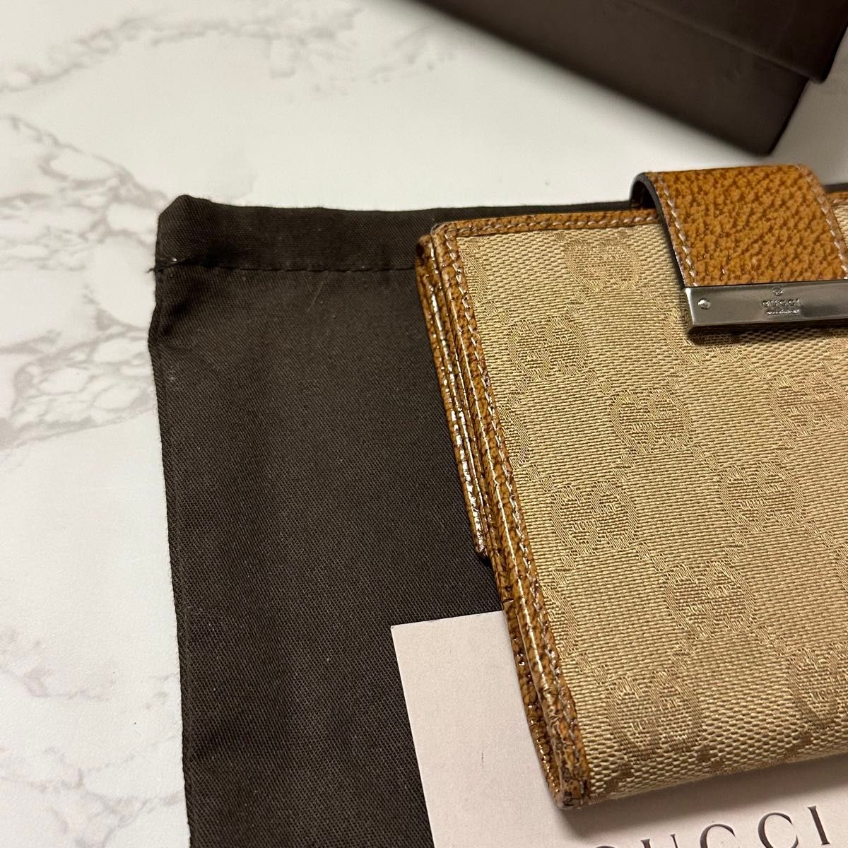 新品同様 グッチ GUCCI 財布 二つ折り 折り財布 GGキャンバス