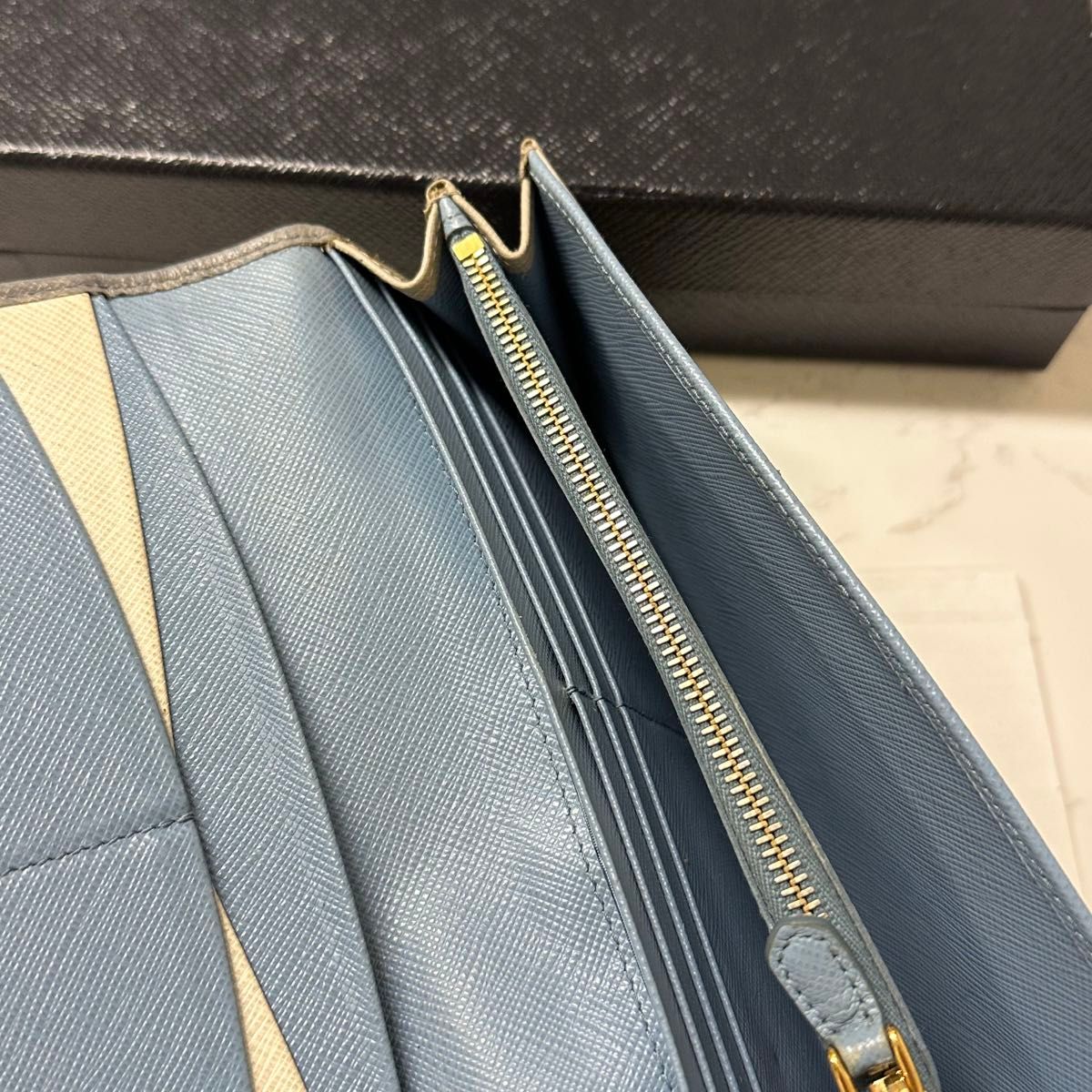 新品同様 現行 プラダ PRADA 財布 長財布 サフィアーノレザー 新品同様 現行 プラダ PRADA 財布 長財布 サフィアーノレザー