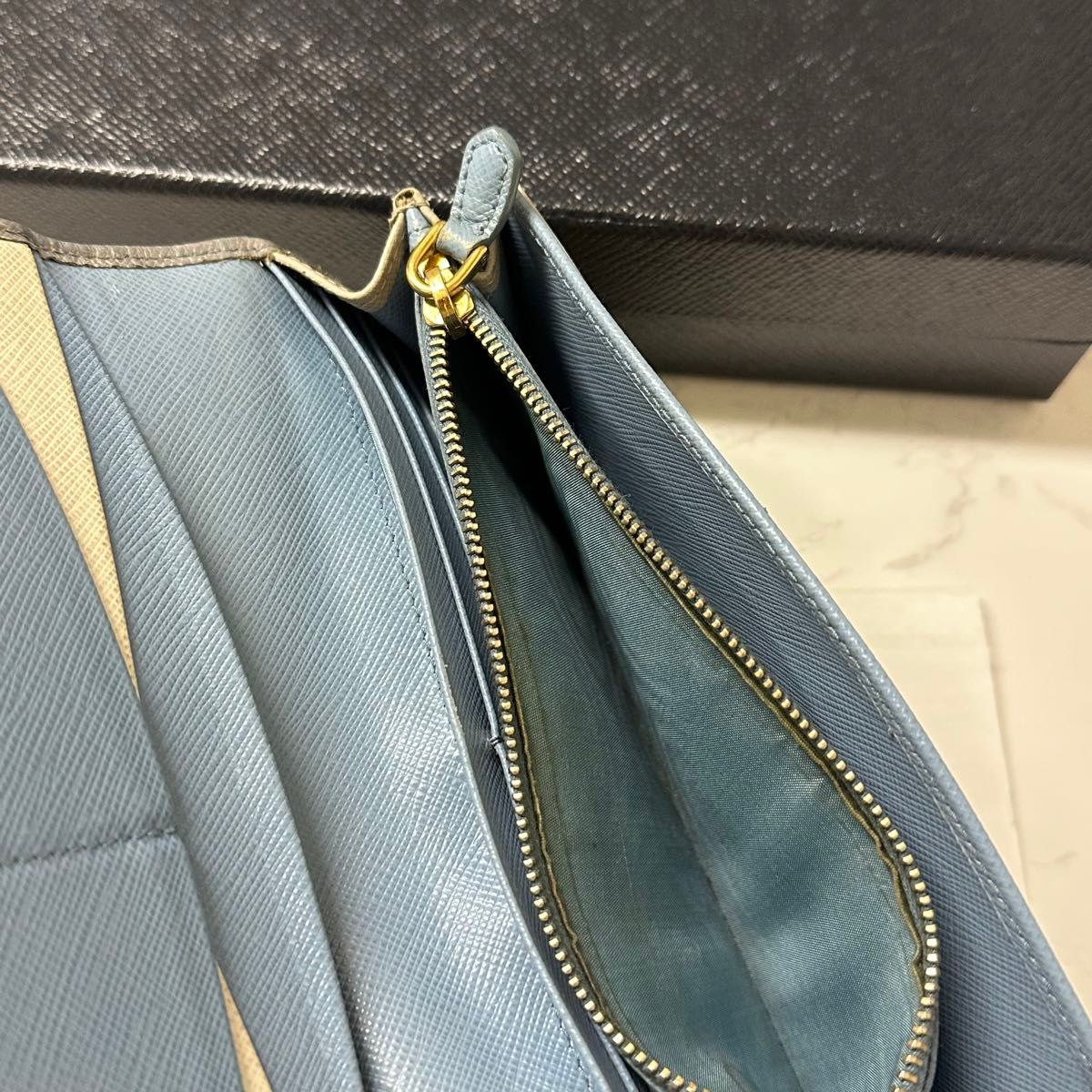 新品同様 現行 プラダ PRADA 財布 長財布 サフィアーノレザー 新品同様 現行 プラダ PRADA 財布 長財布 サフィアーノレザー