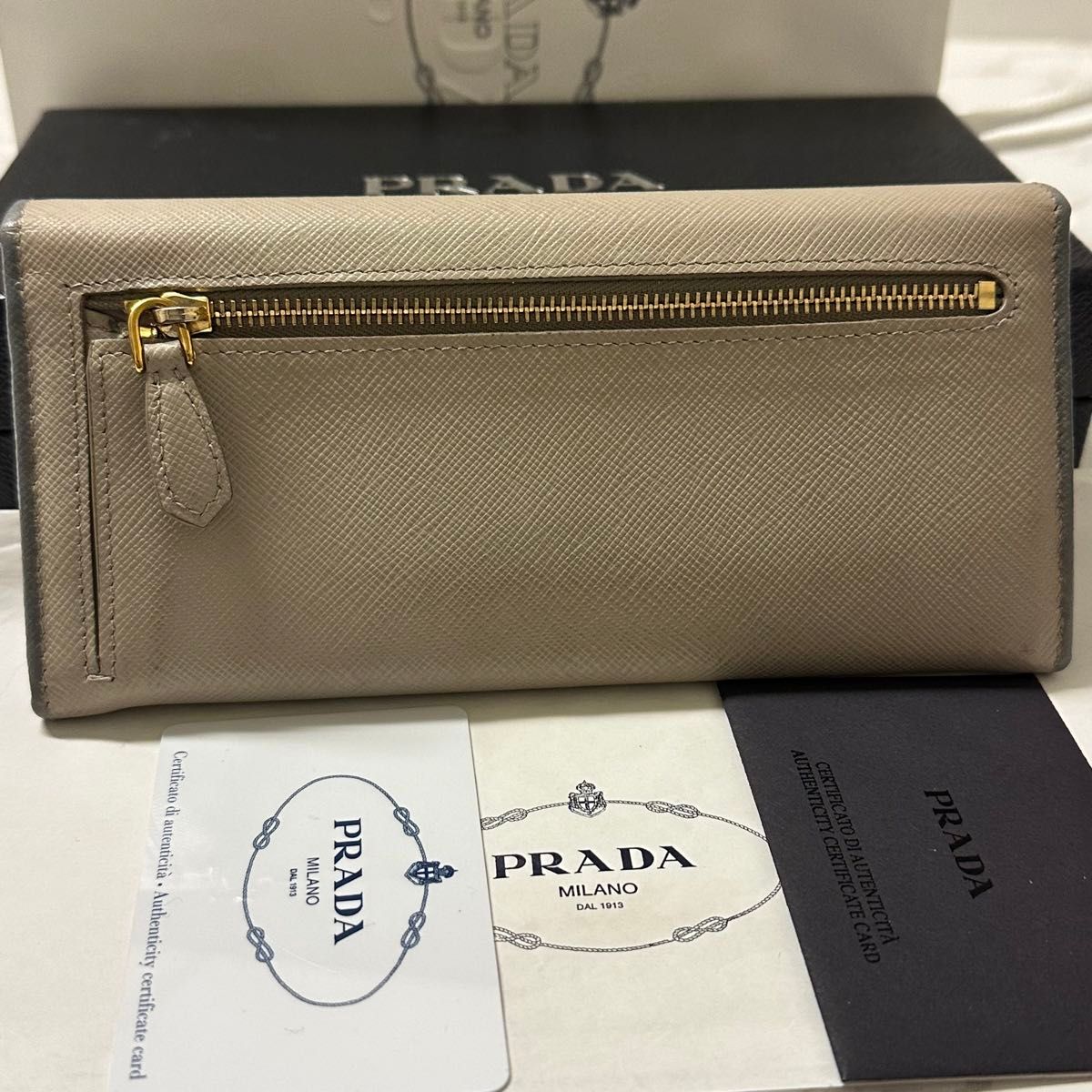 新品同様！　現行 プラダ PRADA 財布 長財布 サフィアーノレザー　バイカラー