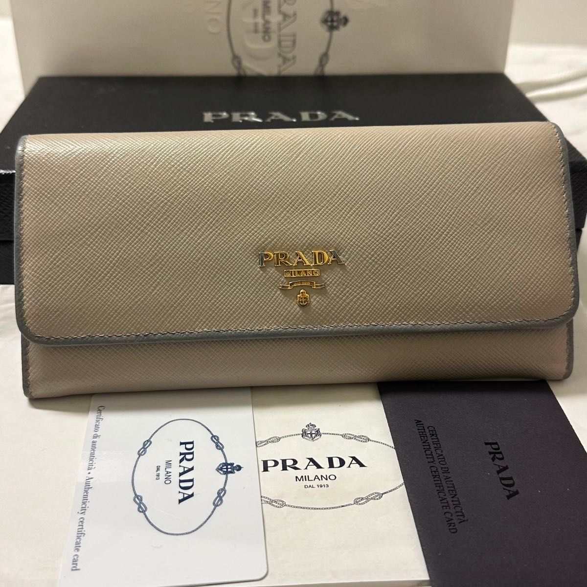 新品同様 現行 プラダ PRADA 財布 長財布 サフィアーノレザー 新品同様 現行 プラダ PRADA 財布 長財布 サフィアーノレザー