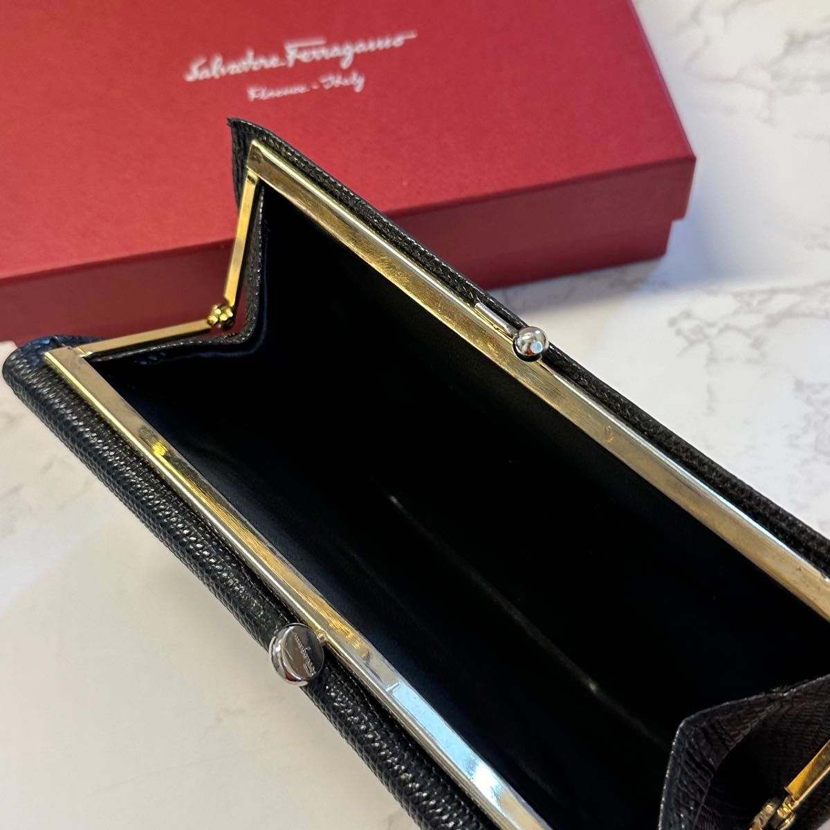 新品同様 サルヴァトーレフェラガモ Salvatore Ferragamo 財布 新品同様 サルヴァトーレフェラガモ Salvatore Ferragamo 財布