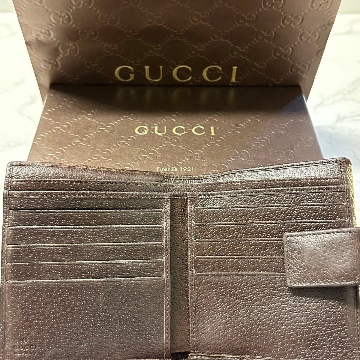 新品同様！ グッチ GUCCI 財布 二つ折り　折り財布　GGキャンバス