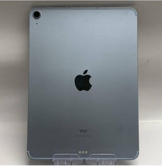 iPad Air 第4世代 64GB docomo版SIMフリー スカイブルー ジャンク品 バッテリー92％ MYH02J/A アクティベーションロックの画像3