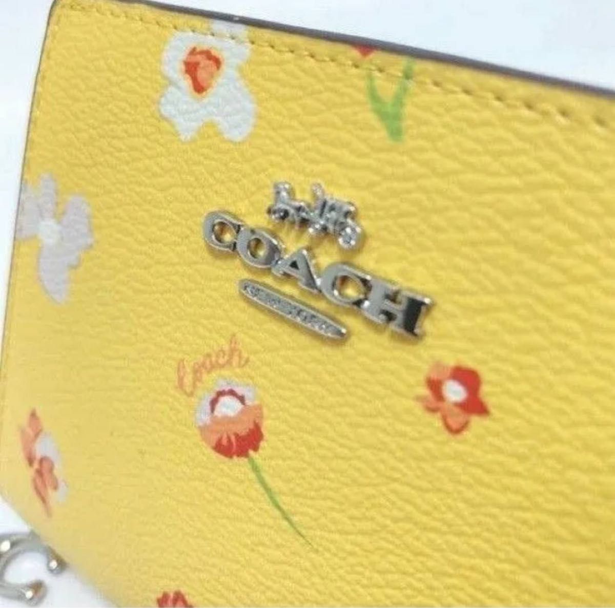 最終値下げ!【新品未使用】COACHコーチCチャーム折りたたみ財布 イエロー 花柄フローラル黄