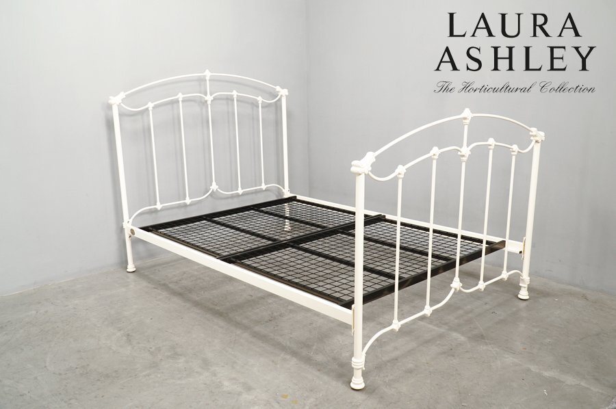 488 展示極美品 希少モデル Laura Ashley(ローラアシュレイ) ファービー ダブルサイズ ベッドフレーム アイボリーの画像1