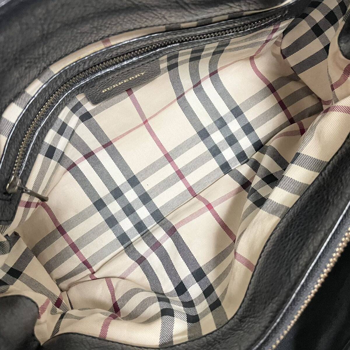 即決☆BURBERRY バーバリー レザー ハンドバッグ ノバチェック ブラック ロゴ 金具_画像9