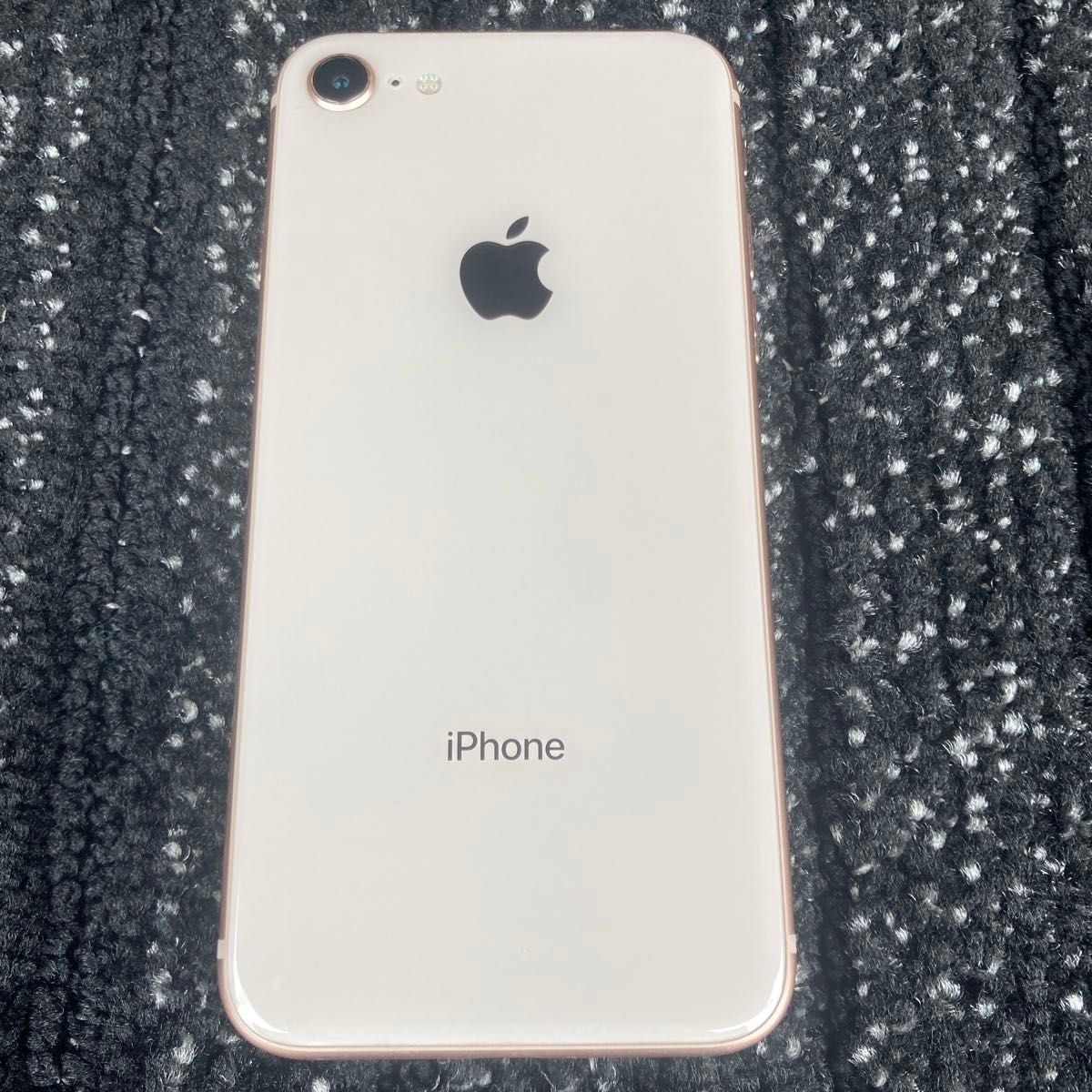 美品　iPhone8  64GB simフリー