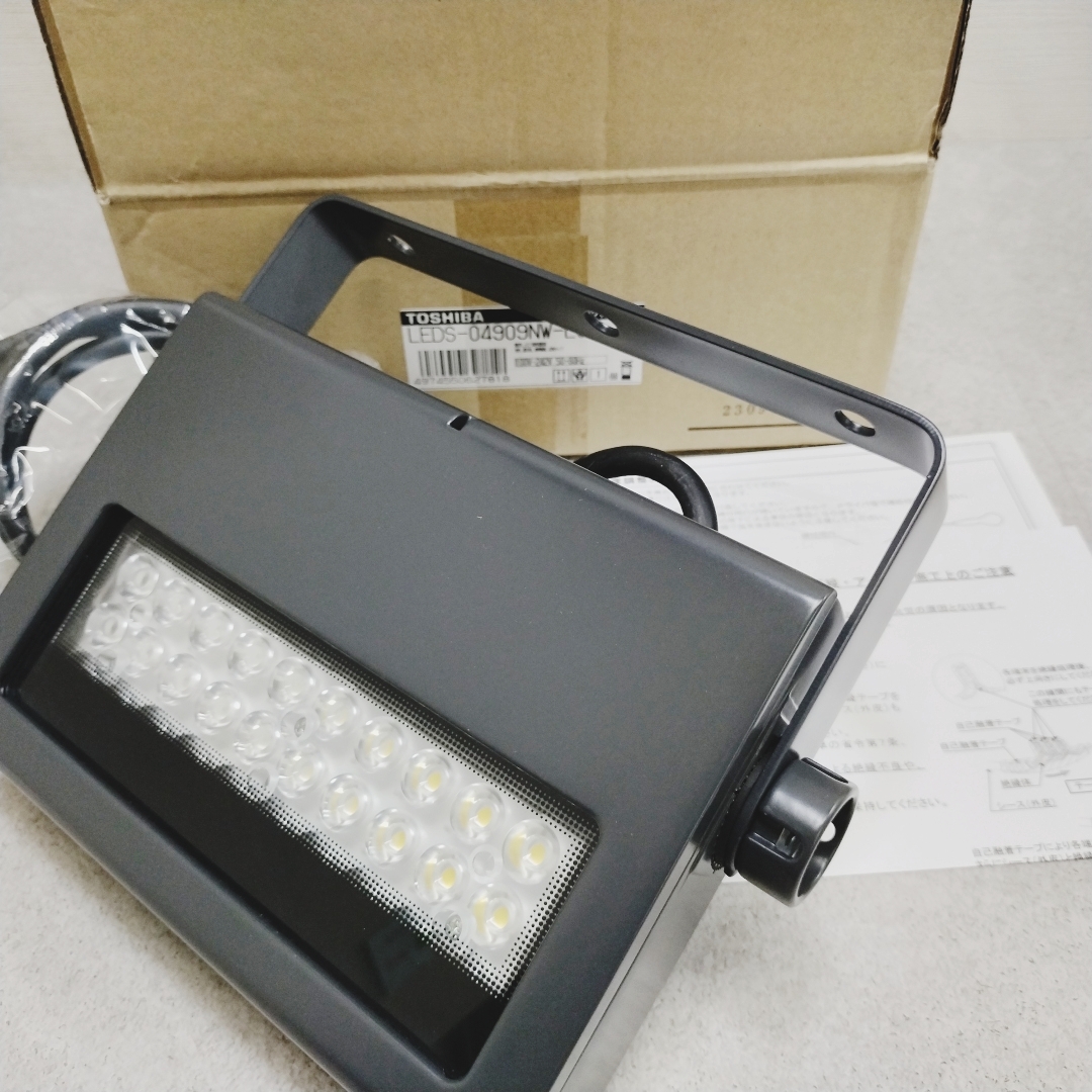 4k2011c2k 新品 東芝 LED小形投光器 70W形 コンパクトメタルハライドランプ 広角タイプ 昼白色の画像1