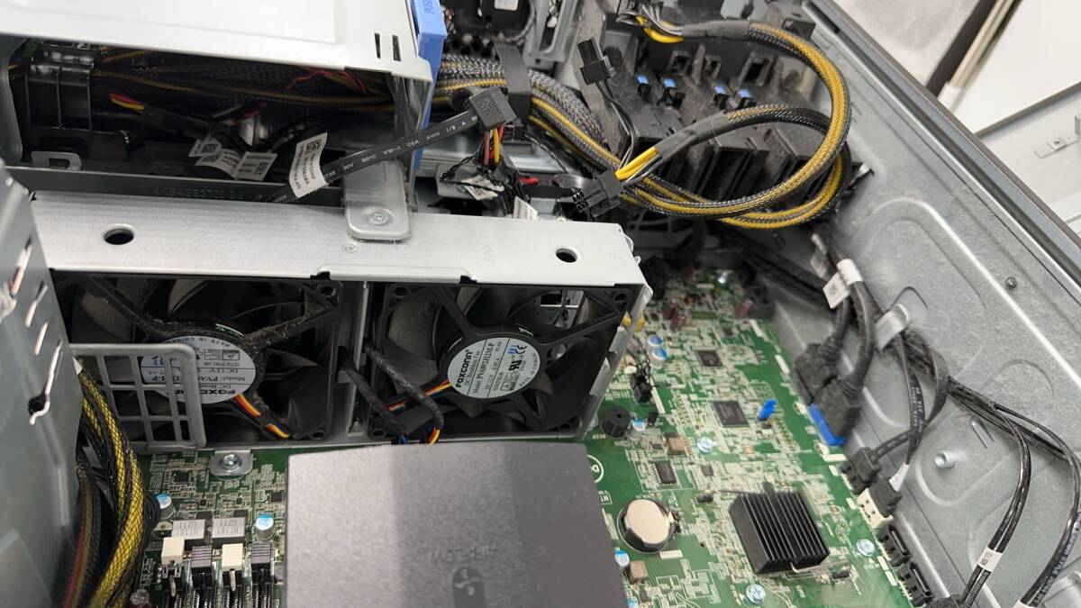 DELL Precision 5820 Tower Xeon W-2123 3.6GHz 通電確認のみ行っております。の画像3