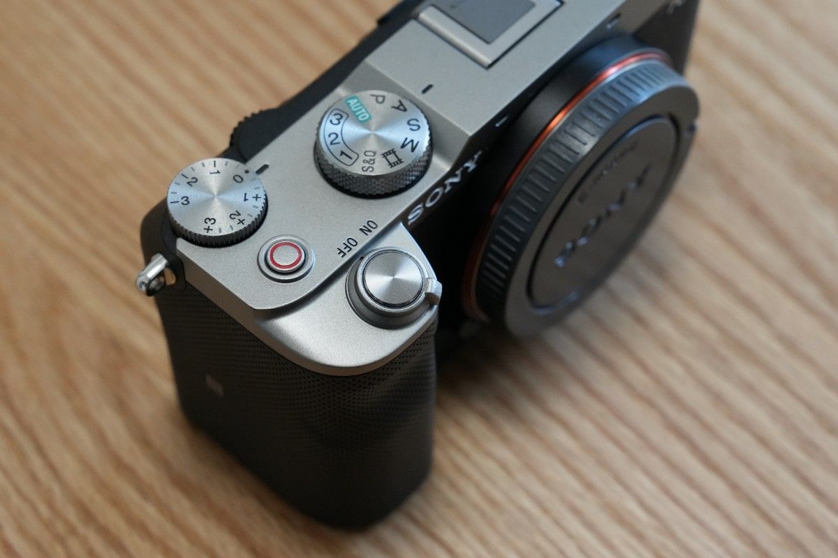 長期保証残有り 美品 SONY α7C ボディ シルバー ILCE-7C a7c 長期保証残有り 美品 SONY α7C ボディ シルバー ILCE-7C a7c