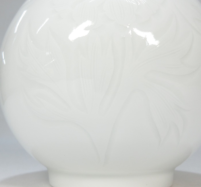 [G2165] flower vase Arita . inside river . right .. white porcelain . flower writing crane neck vase flower go in also box prompt decision free shipping 