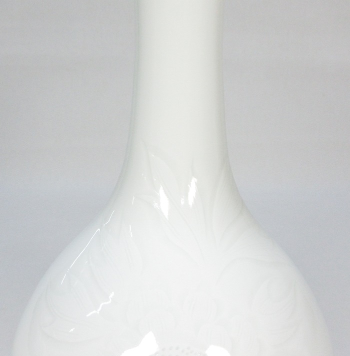 [G2165] flower vase Arita . inside river . right .. white porcelain . flower writing crane neck vase flower go in also box prompt decision free shipping 