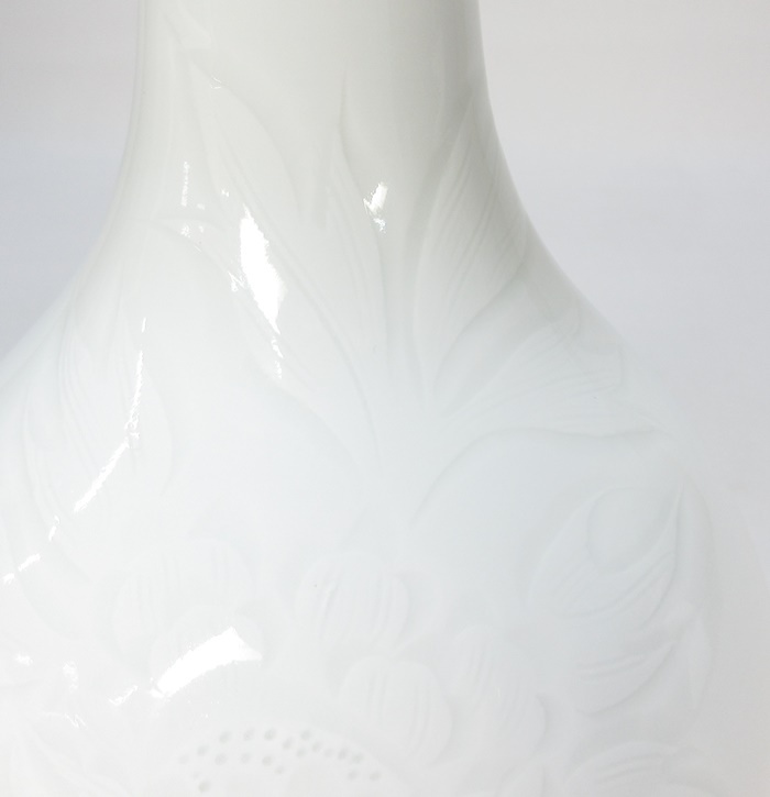 [G2165] flower vase Arita . inside river . right .. white porcelain . flower writing crane neck vase flower go in also box prompt decision free shipping 