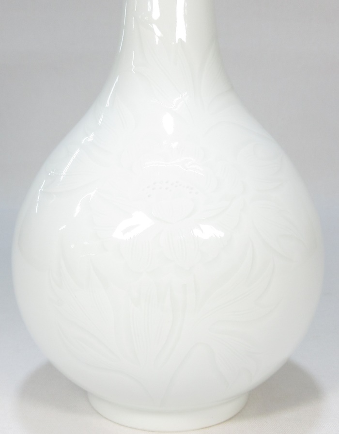 [G2165] flower vase Arita . inside river . right .. white porcelain . flower writing crane neck vase flower go in also box prompt decision free shipping 