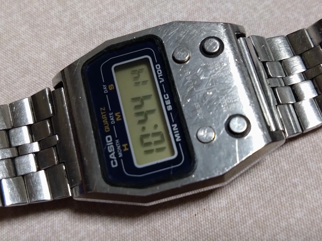 レトロ★CASIO 52QS-14 カシオトロン デジタル腕時計の画像2