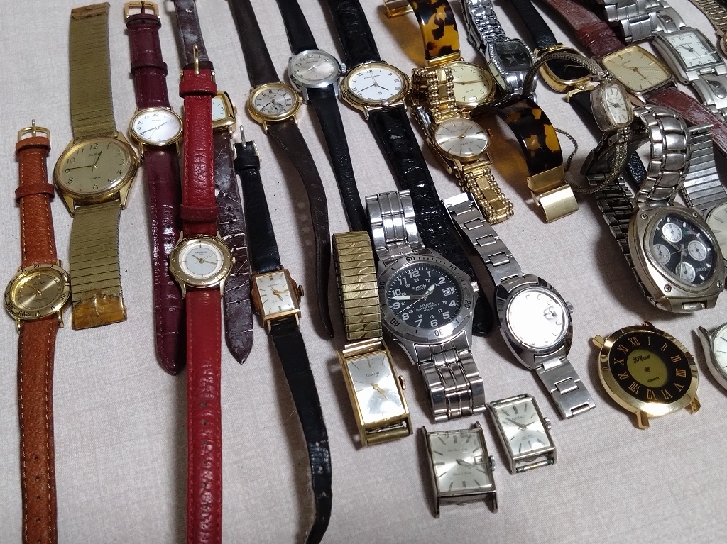SEIKOなど 腕時計 まとめて 約40個 ジャンク品の画像2