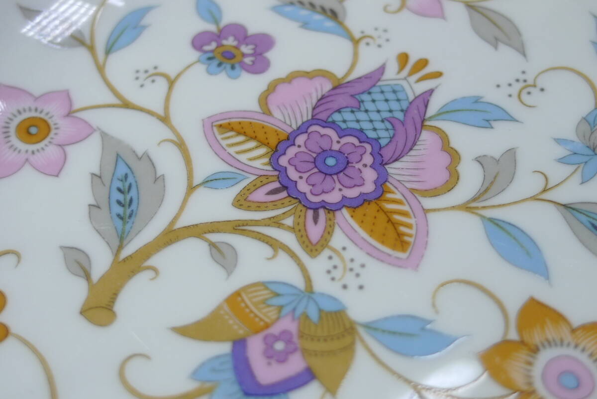 ナルミ/NARUMI 綺麗な花柄 ボーンチャイナ製 小皿(12.5cm) ３枚セット 未使用品！_画像4