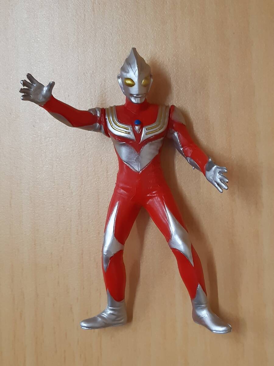 [ Kikusui -9936] Ultraman фигурка комплект / UGG ruV1/ Tiga / Tiga энергия модель /yutaka производства (yu)
