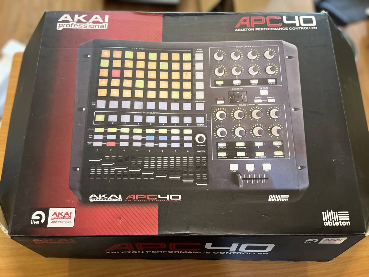 AKAI アカイ APC40 MIDIコントローラ 通電のみ確認済 の画像4