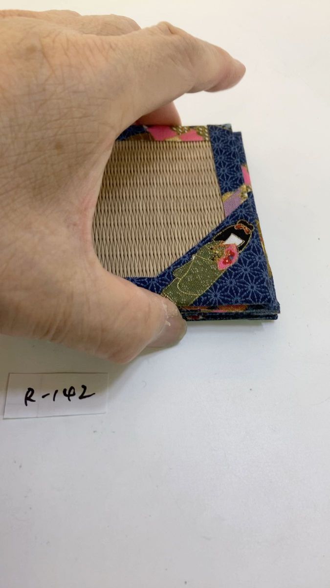 アイボリーメセキ畳、コケシ柄のコースター4枚組 R6-142
