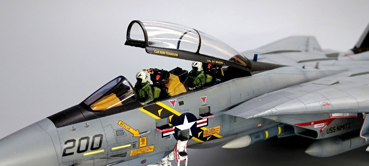 タミヤ 1/48 アメリカ海軍 F-14A トムキャット 組立塗装済完成品 タミヤ 1/48 アメリカ海軍 F-14A トムキャット 組立塗装済完成品