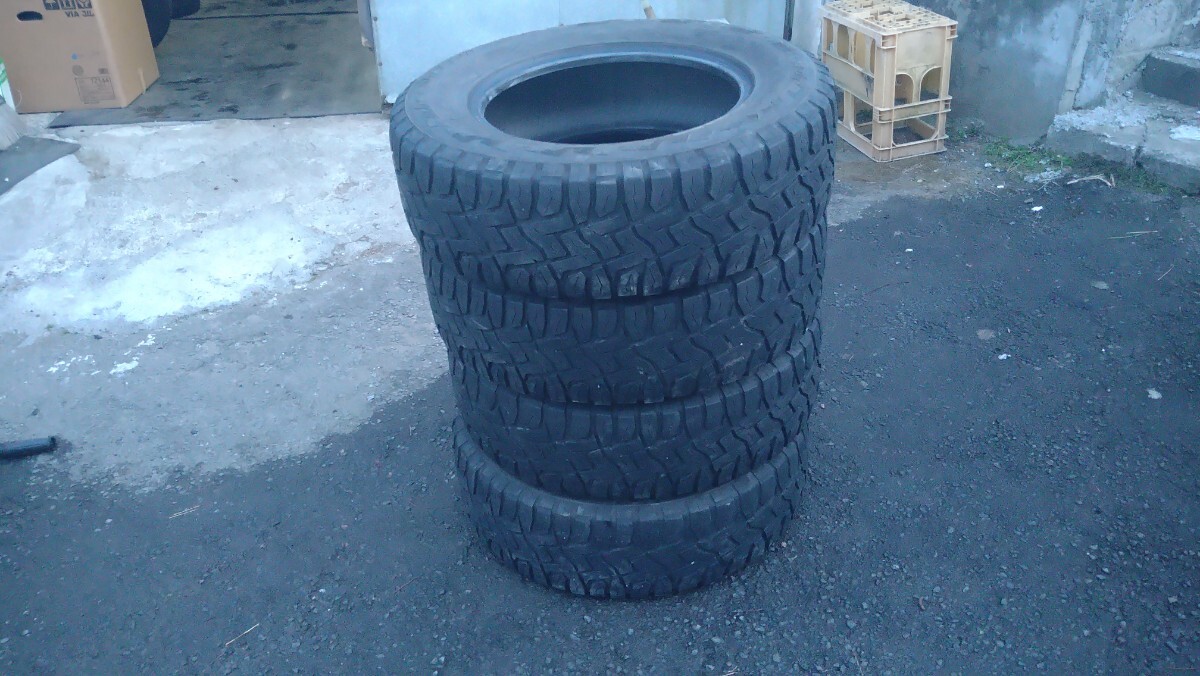 2019 year made Toyo open Country R/T 215/70R16 used 4ps.@ still seems to have been used.