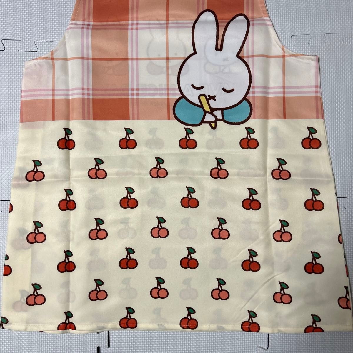 ミッフィーmiffy オレンジ系　保育士エプロン　フリーサイズ　新品未使用