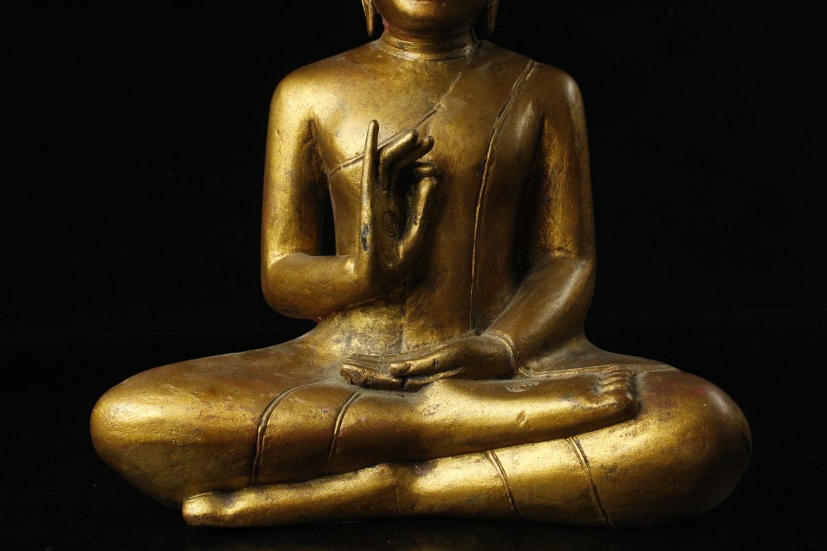 【LIG】タイ仏教美術 スコータイ時代 木彫金彩 釈迦如来坐像 41㎝ 時代古玩 コレクター収蔵品 [.QW]24.3_画像5