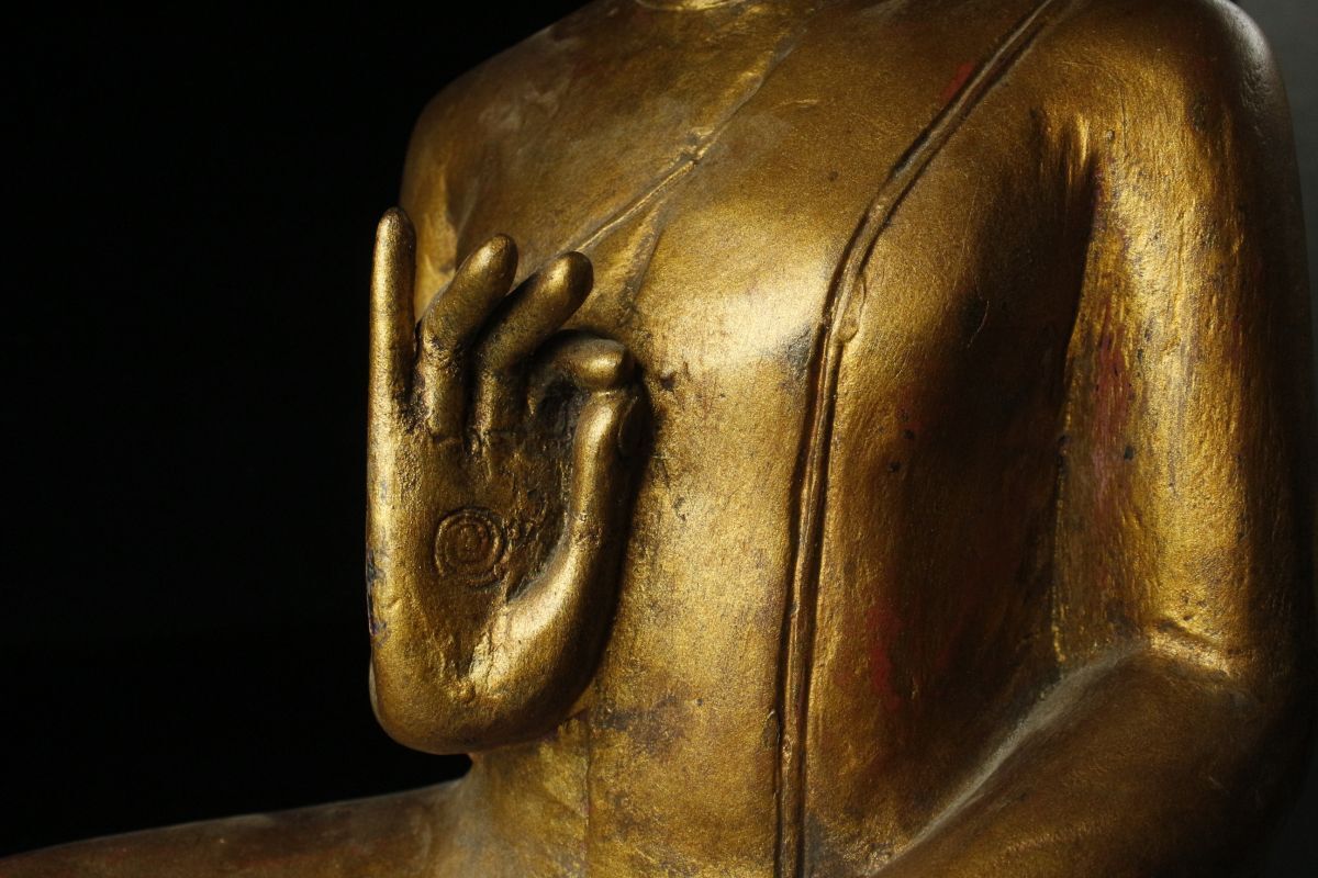 【LIG】タイ仏教美術 スコータイ時代 木彫金彩 釈迦如来坐像 41㎝ 時代古玩 コレクター収蔵品 [.QW]24.3_画像6