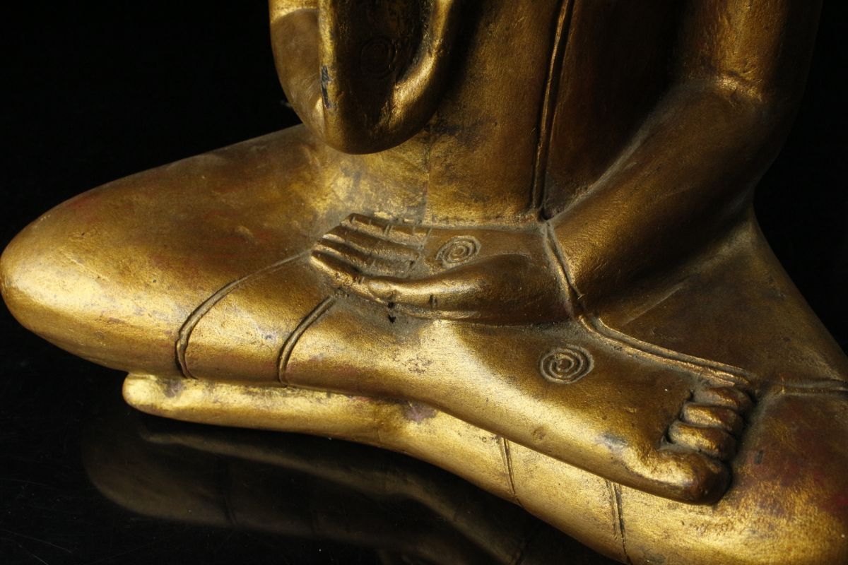 【LIG】タイ仏教美術 スコータイ時代 木彫金彩 釈迦如来坐像 41㎝ 時代古玩 コレクター収蔵品 [.QW]24.3_画像7